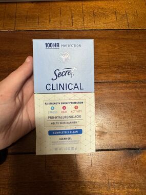 NWT Secret Clinical Clear Gel Antiperspirant/ Deodorant- Completely Clear Gel